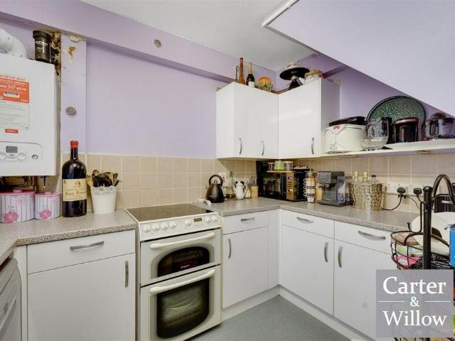 2 bedroom maisonette for sale
