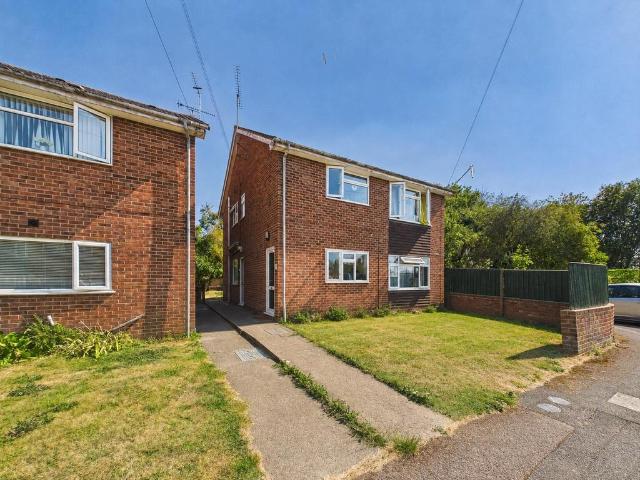 2 bedroom maisonette for sale