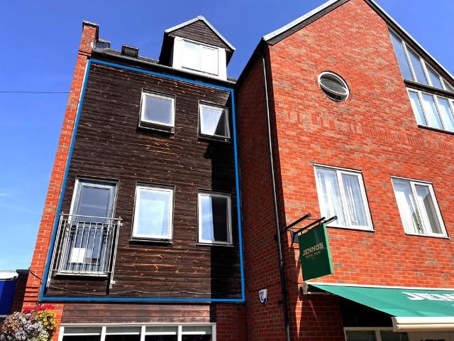 2 bedroom maisonette for sale