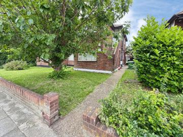 2 bedroom maisonette for sale