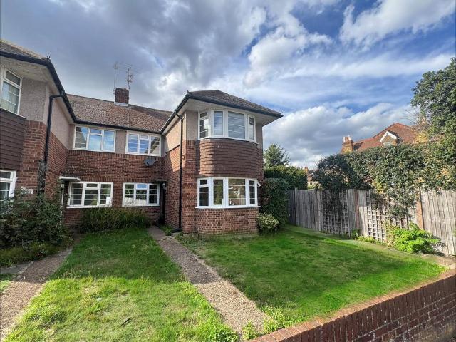 2 bedroom maisonette for sale