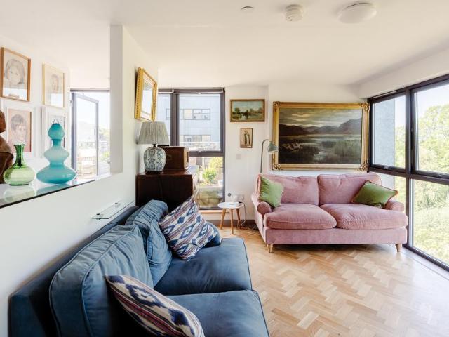 2 bedroom maisonette for sale