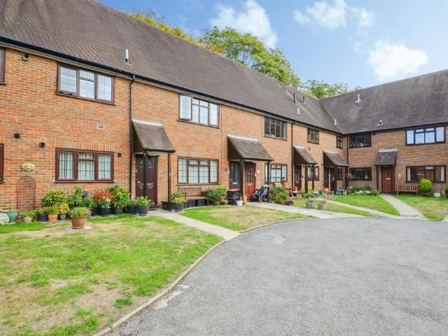 2 bedroom maisonette for sale