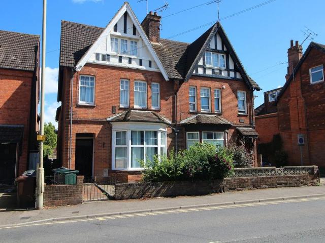 2 bedroom maisonette for sale