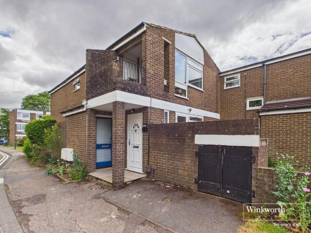 2 bedroom maisonette for sale