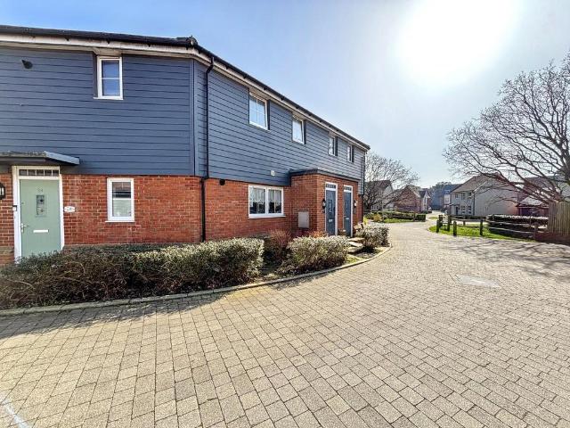 2 bedroom maisonette for sale