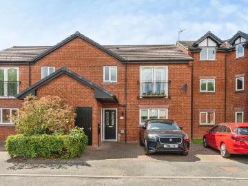 2 bedroom maisonette for sale
