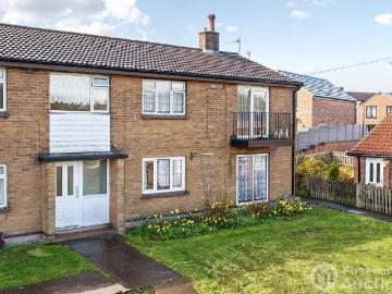 2 bedroom maisonette for sale