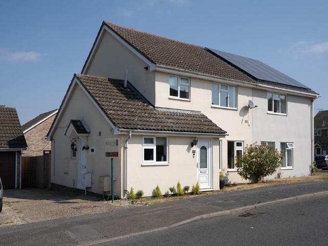 2 bedroom maisonette for sale