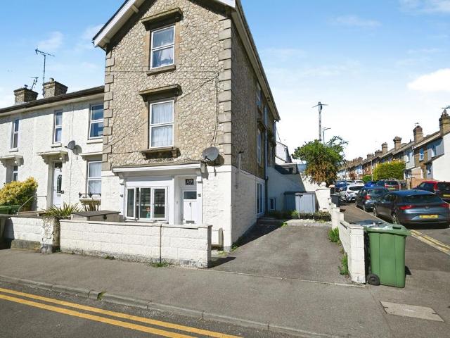 2 bedroom maisonette for sale