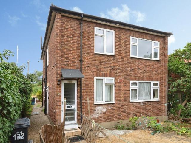 2 bedroom maisonette for sale