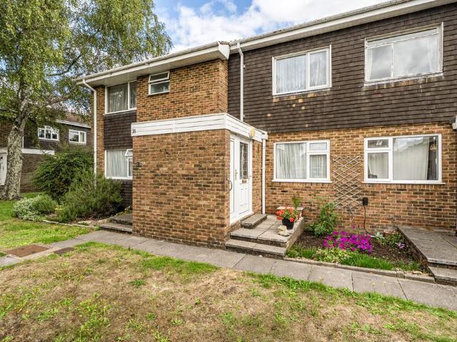 2 bedroom maisonette for sale