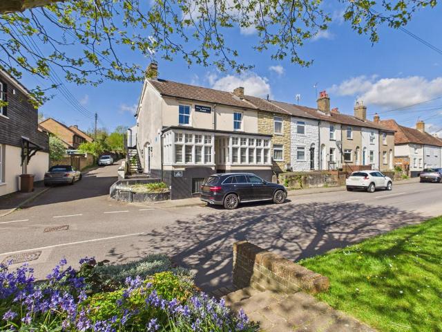 2 bedroom maisonette for sale