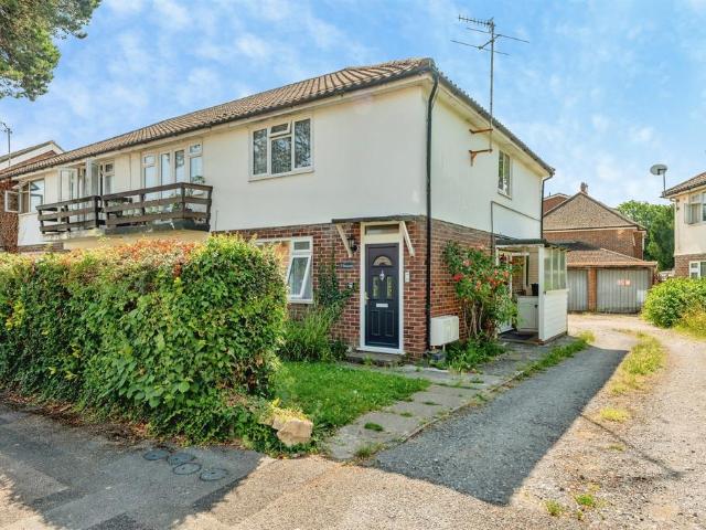 2 bedroom maisonette for sale