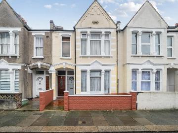 2 bedroom maisonette for sale