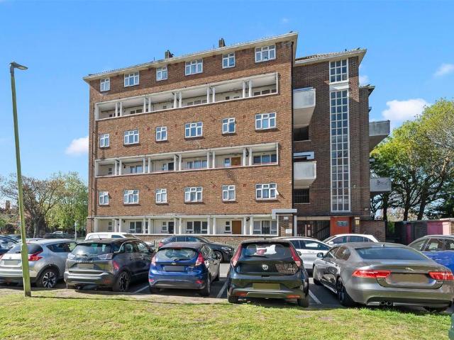 2 bedroom maisonette for sale