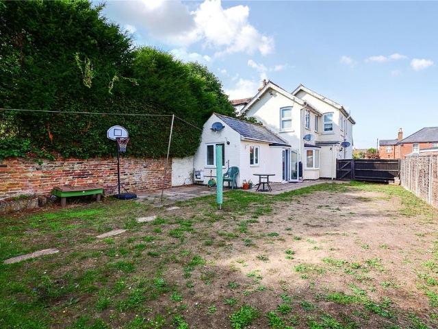2 bedroom maisonette for sale
