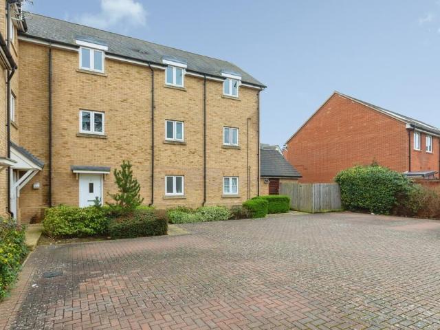 2 bedroom maisonette for sale