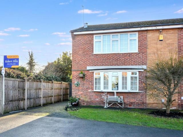 2 bedroom maisonette for sale