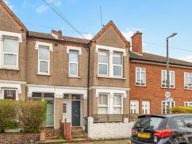 2 bedroom maisonette for sale