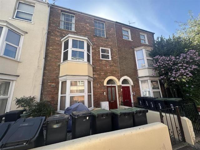 2 bedroom maisonette for sale