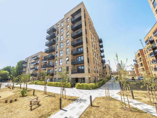 2 bedroom maisonette for sale