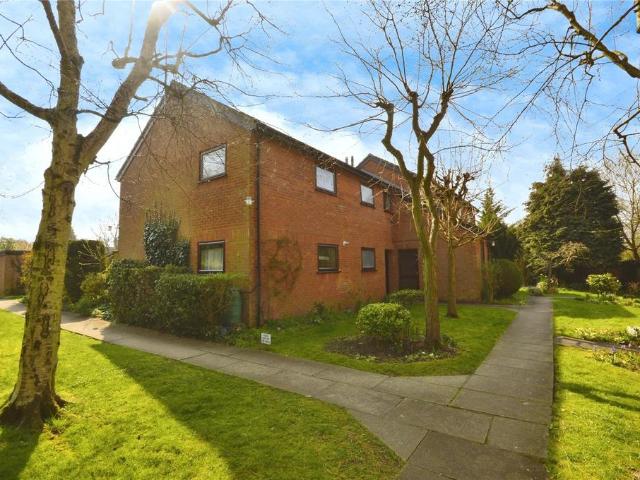 2 bedroom maisonette for sale