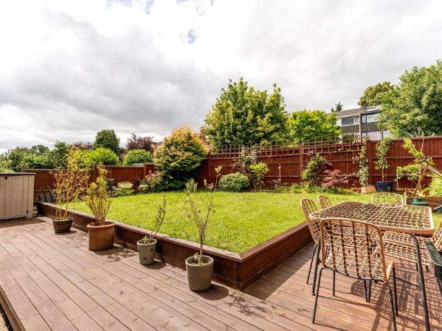 2 bedroom maisonette for sale