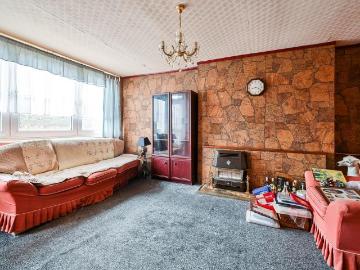 2 bedroom maisonette for sale