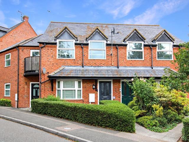 2 bedroom maisonette for sale