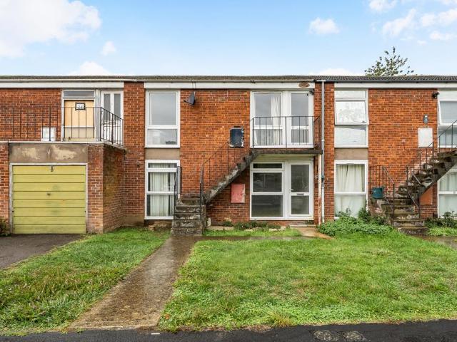 2 bedroom maisonette for sale