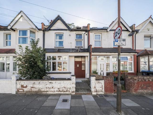 2 bedroom maisonette for sale