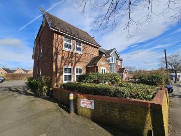 2 bedroom maisonette for sale