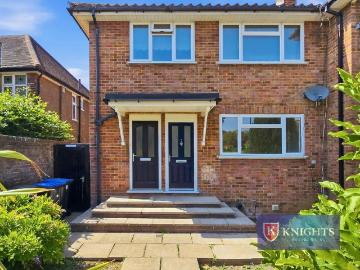 2 bedroom maisonette for sale