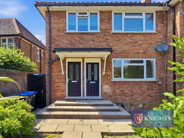 2 bedroom maisonette for sale