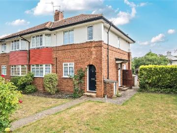 2 bedroom maisonette for sale