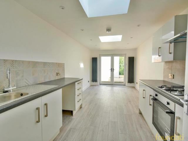 2 bedroom maisonette for sale