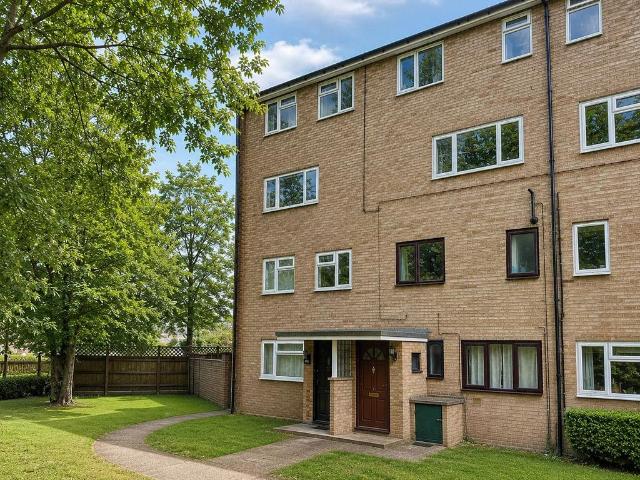 2 bedroom maisonette for sale