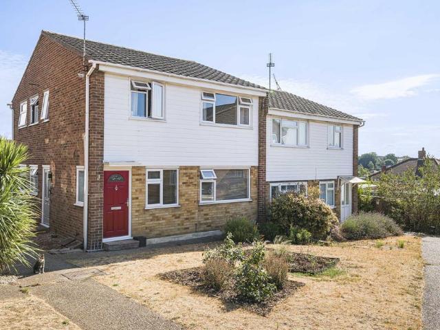 2 bedroom maisonette for sale