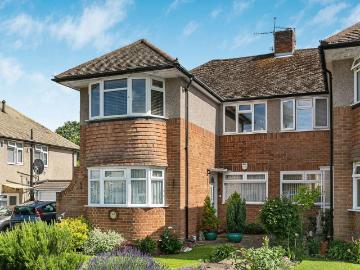 2 bedroom maisonette for sale