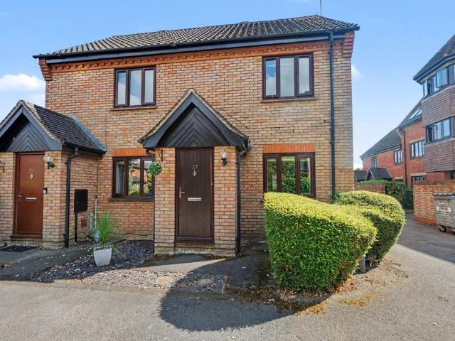 2 bedroom maisonette for sale