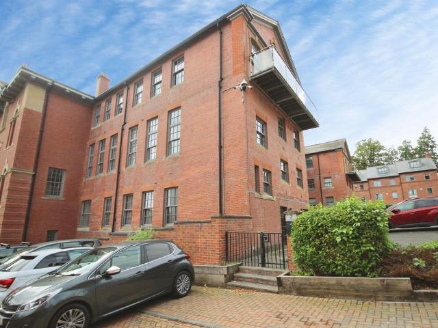 2 bedroom maisonette for sale