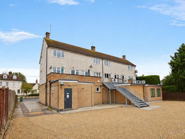 2 bedroom maisonette for sale
