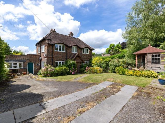 2 bedroom maisonette for sale