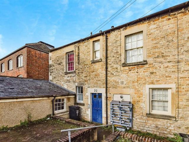 2 bedroom maisonette for sale