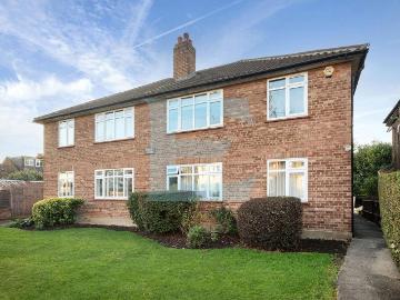 2 bedroom maisonette for sale