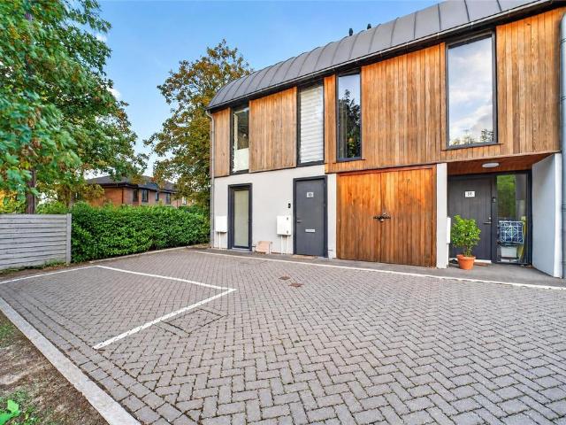 2 bedroom maisonette for sale