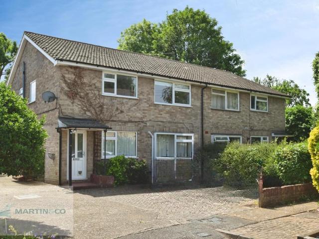 2 bedroom maisonette for sale