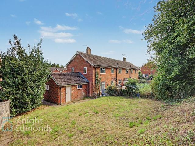 2 bedroom maisonette for sale