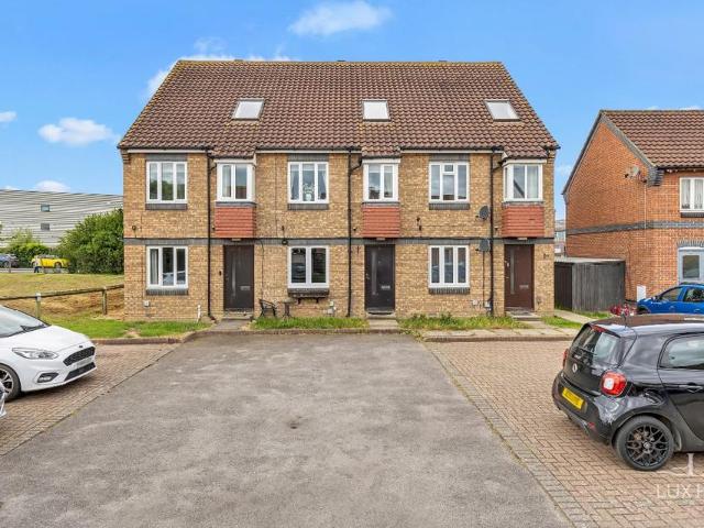 2 bedroom maisonette for sale